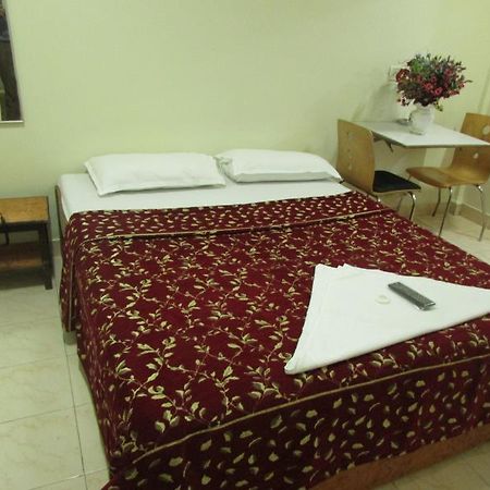 Oyo 1458 Hotel Prince Palace Mumbai Exterior photo